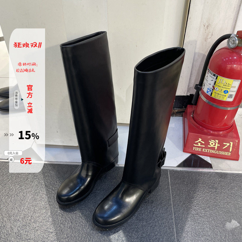 皮带扣宽松裤边黑靴高筒靴