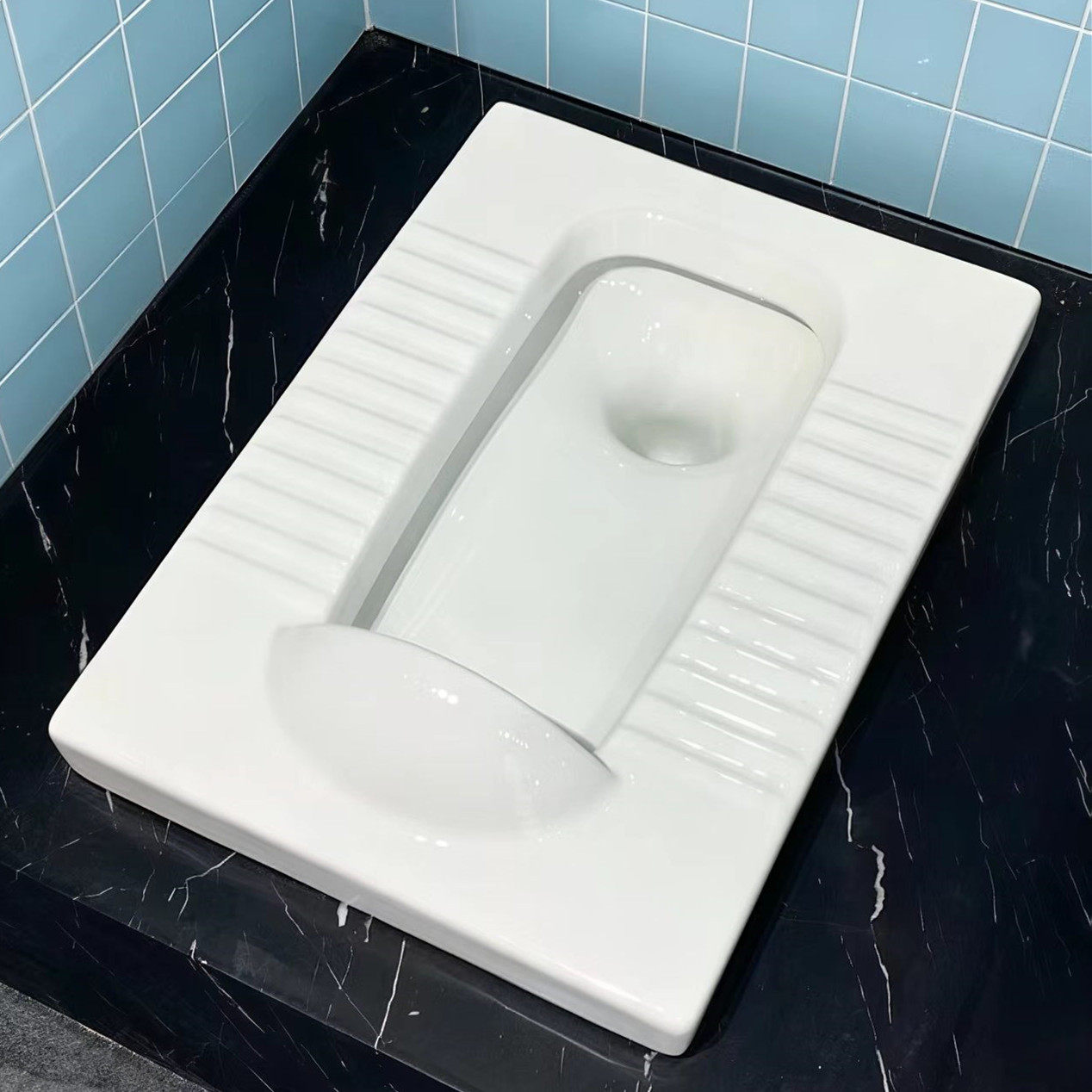 带前挡水防臭防溅蹲便器大便器