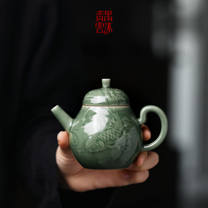 龙泉青瓷严少英茶具老梅子青釉海阔鱼跃壶球孔正把泡茶壶功夫茶道