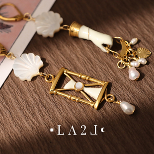 法国LA2L正品 古典神秘个性十足造型复古色彩母贝手掌不对称耳环