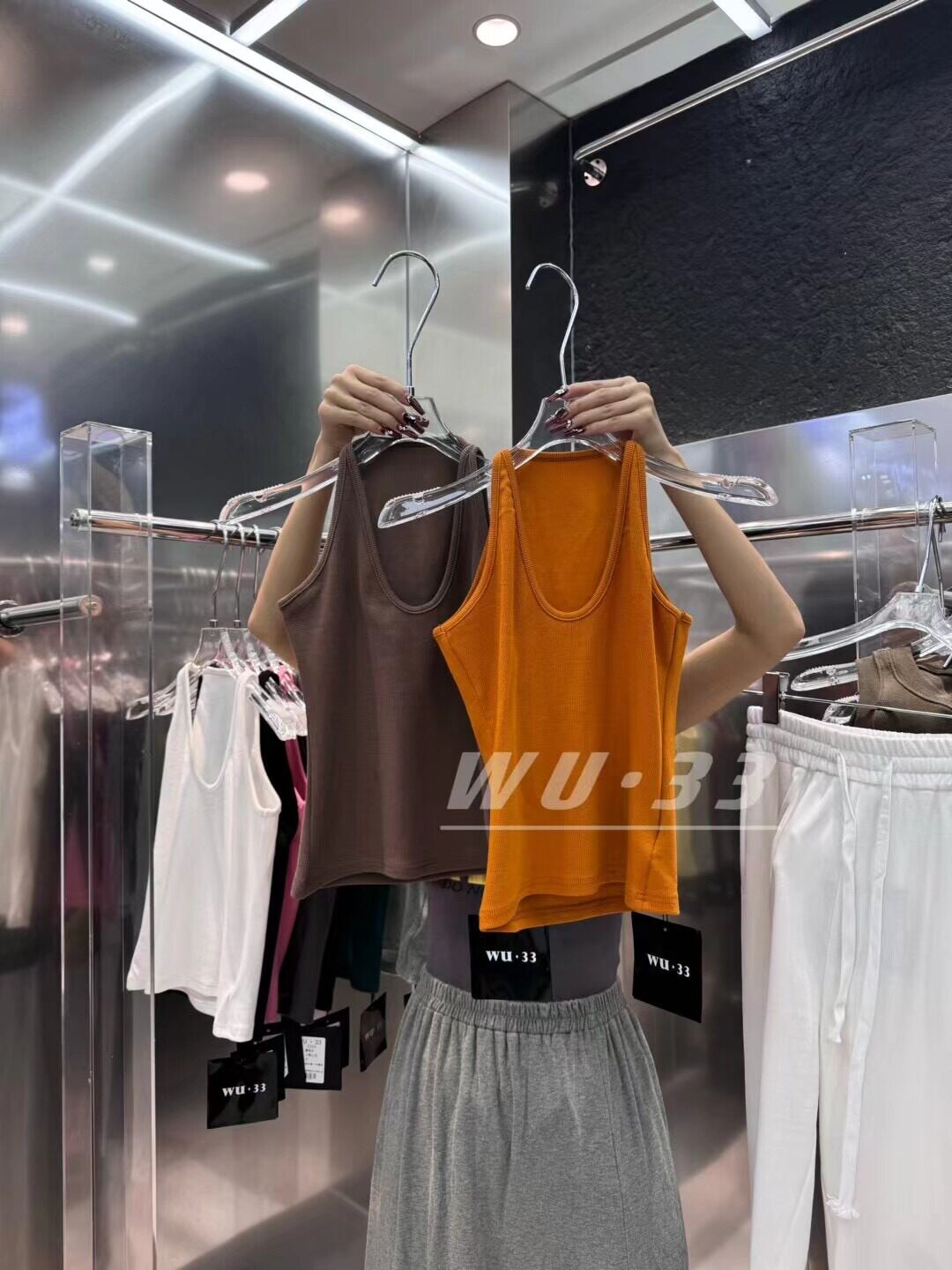 wu.33韩版夏季新款性感显瘦深v领设计感糖果色吊带背心辣妹短上衣