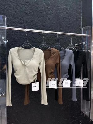 带胸垫纯欲风单排扣设计打底上衣