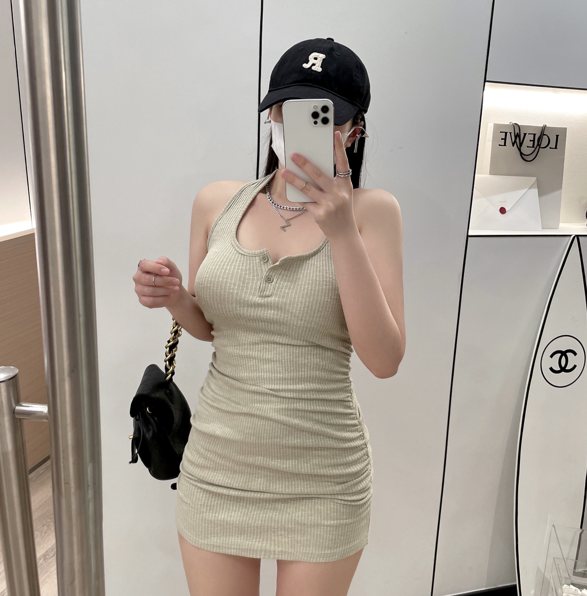 2024夏季新款韩版修身显瘦挂脖设计感连衣裙方领褶皱包臀裙短裙女