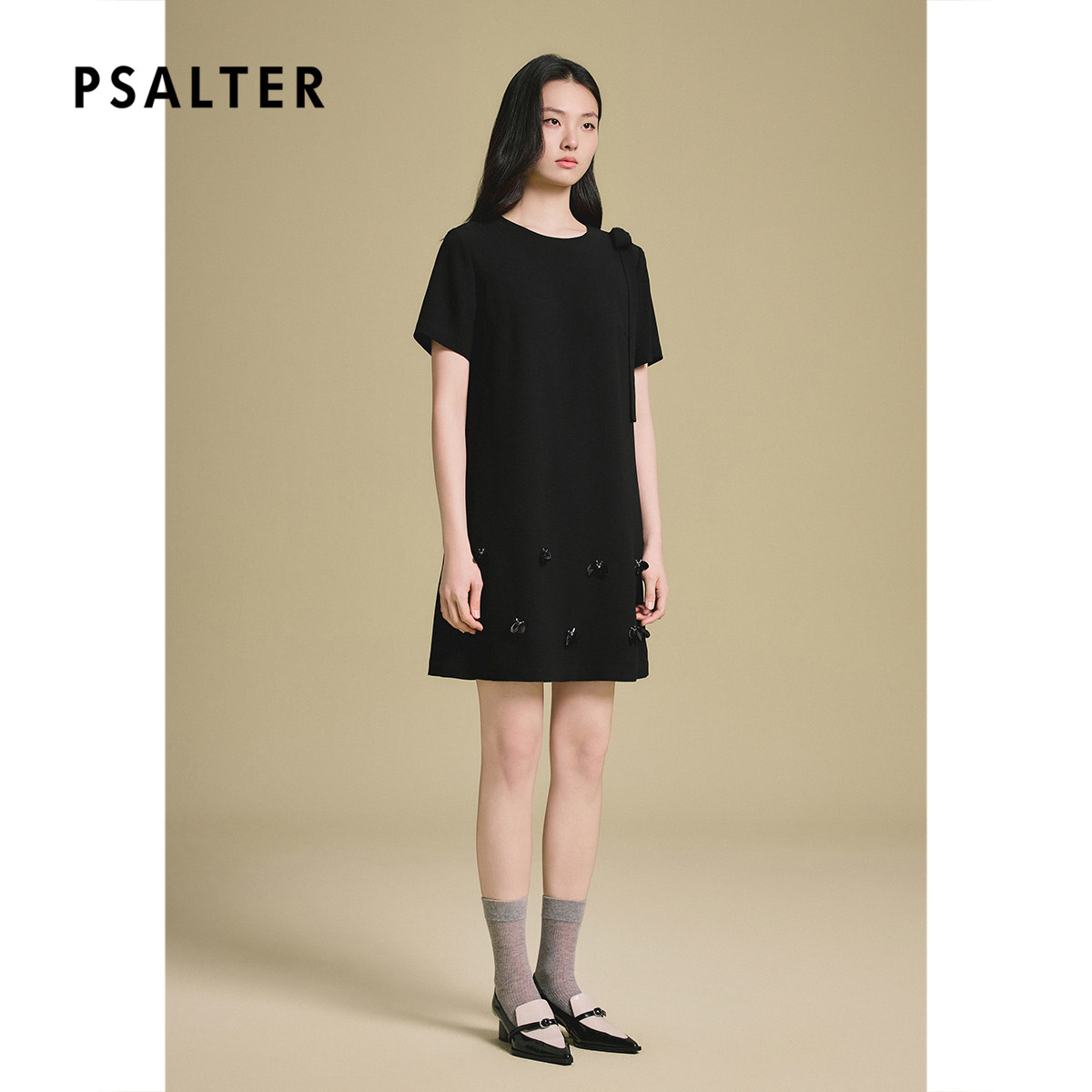 诗篇专选气质蝴蝶结飘带钉珠小黑裙法式时尚连衣裙2025夏季新款