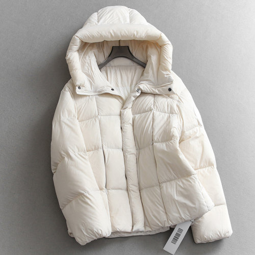 简约纯色连帽软糯轻感羽绒服女