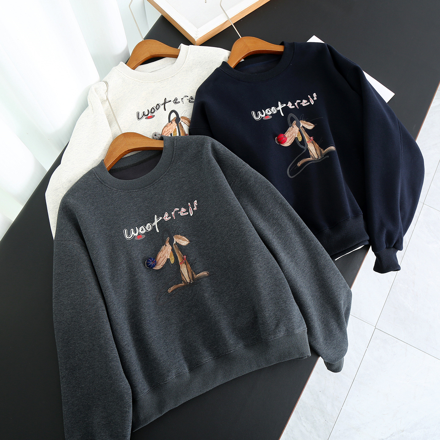 小众卡通印花加绒宽松圆领卫衣女