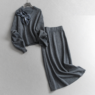 法式 Q062 轻熟风丝巾飘带V领宽松套头毛衣直筒半身裙两件套女套装