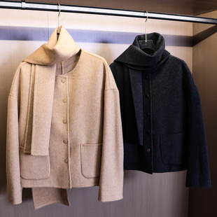 「配赠围巾」圆领纯色对称口袋双面呢羊绒混纺大衣毛呢外套女B196