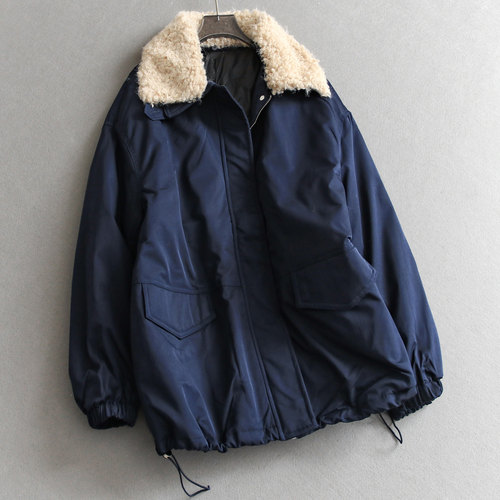 可拆卸羊羔绒翻领中长宽松羽绒服