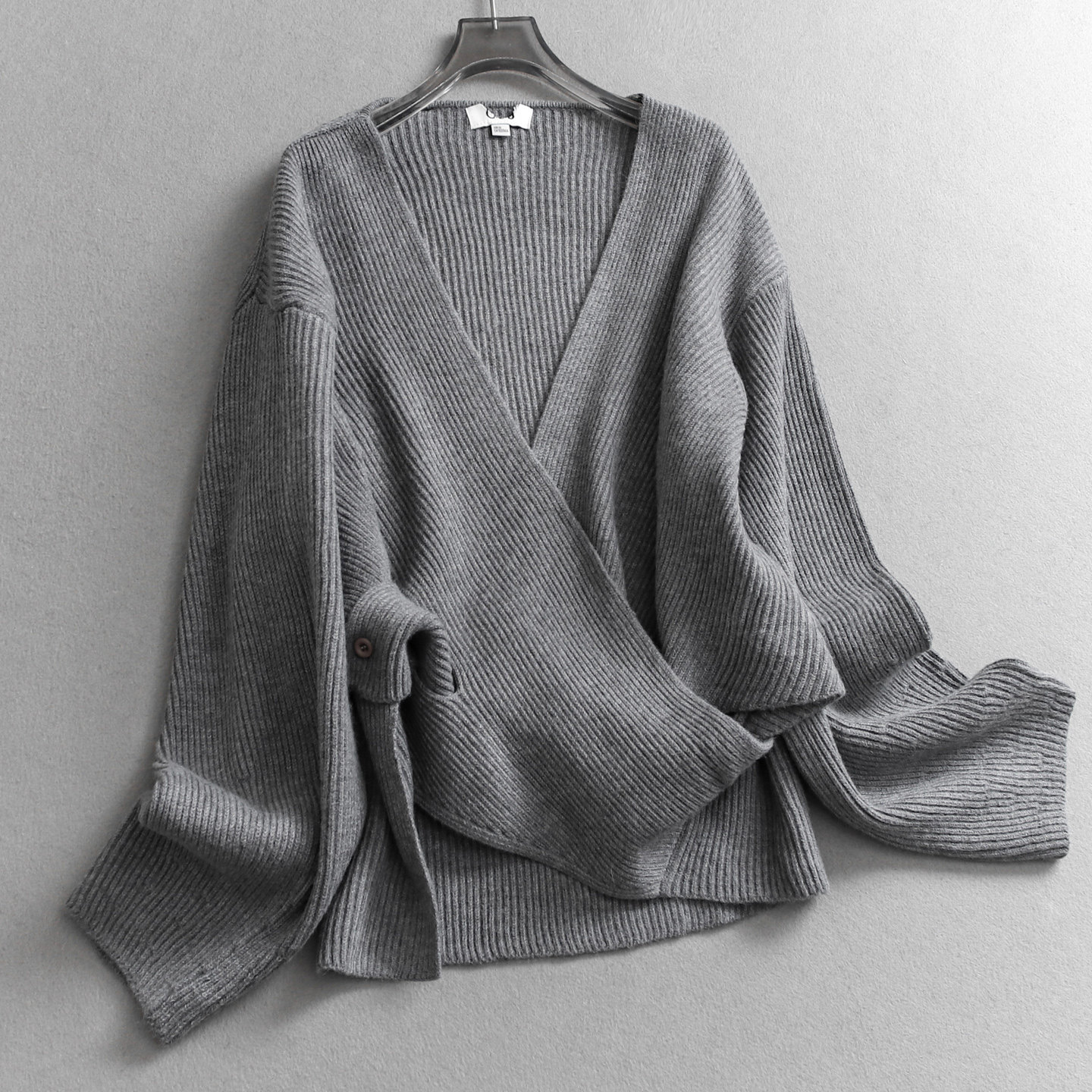 纯色宽松慵懒交叉设计感女毛衣