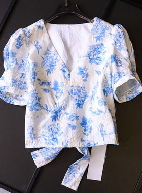 蓝色印花刺绣后背蝴蝶结系带V领显瘦短款泡泡短袖百搭女衬衫Z775