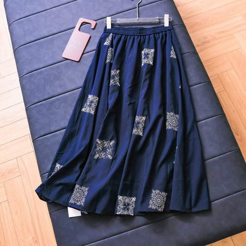 苎麻重工撞色刺绣松紧高腰半身裙