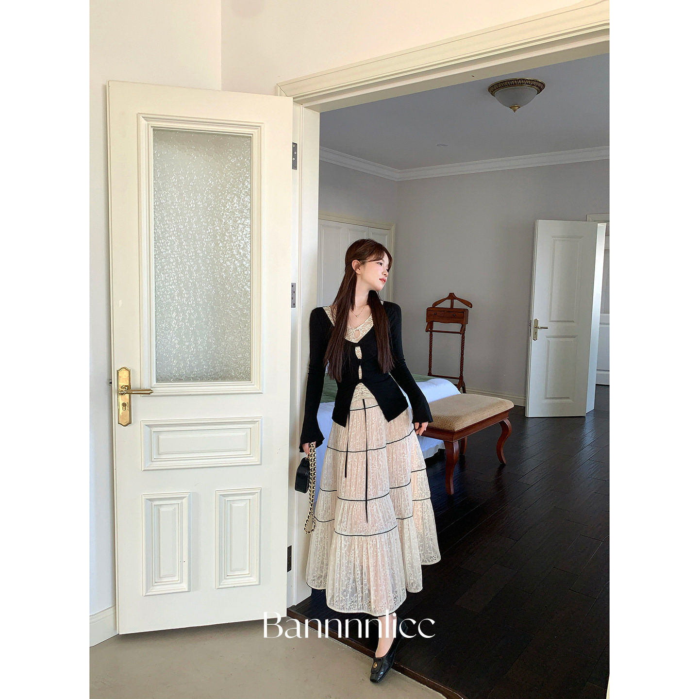 板栗西西【繁花荣盛】早春黑色镂空拼接蕾丝上衣女高腰半身裙套装