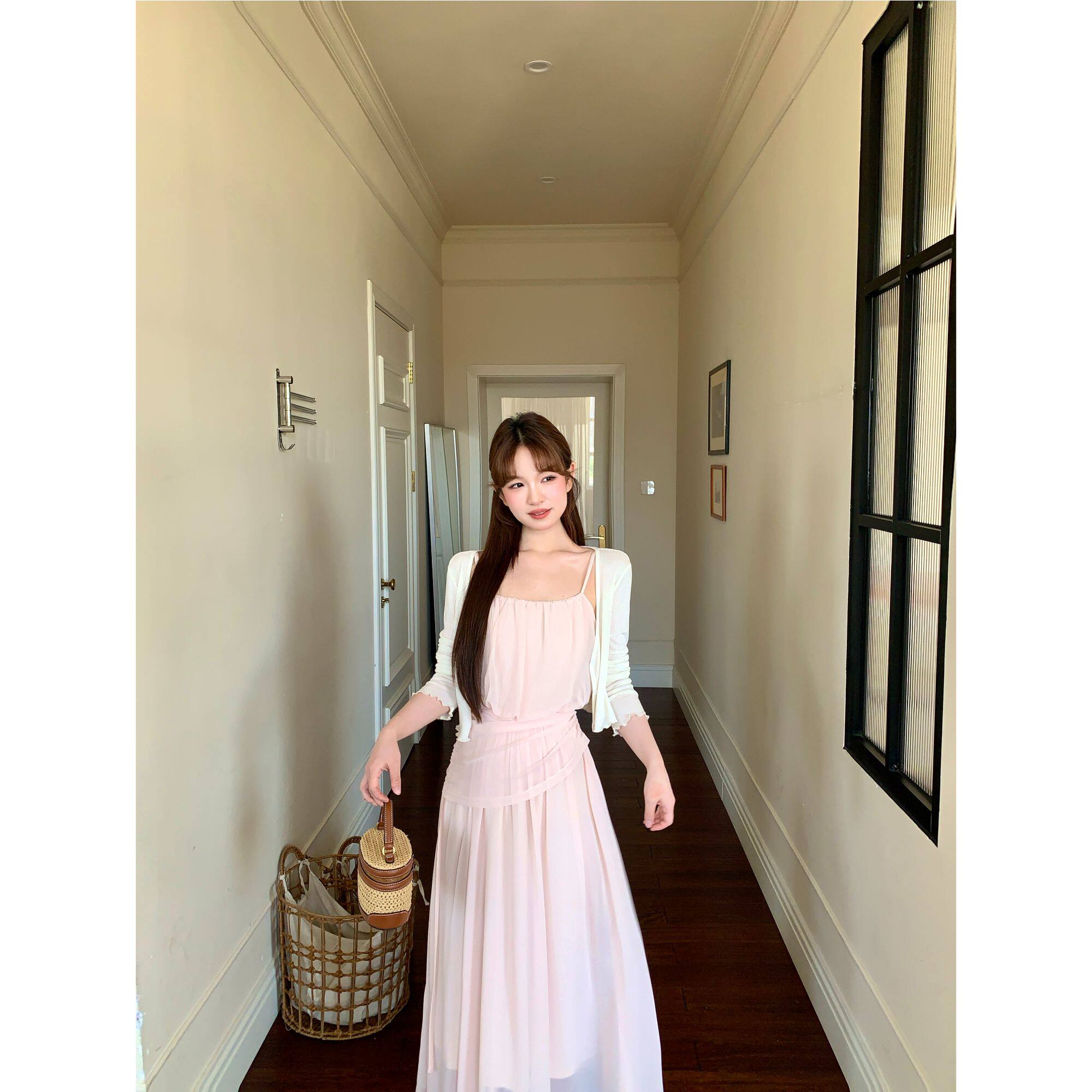 板栗西西【白桃青雾】气质粉色网纱吊带连衣裙夏宽松显瘦收腰长裙