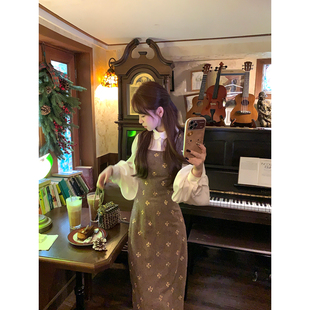 板栗西西【中古旧梦】秋冬法式千金风钉珠设计气质无袖背带连衣裙