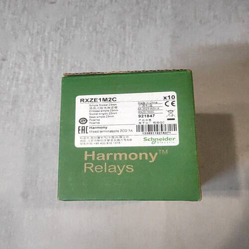继电器底座RXZE1M2C，，一盒10个，