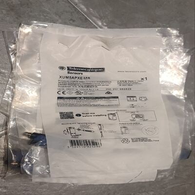 XUM5APXBM8光电开关，没有拆封，单
