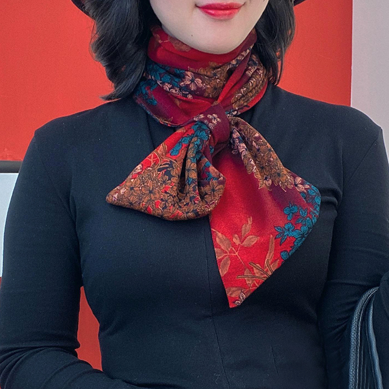 时尚保暖围巾女冬季2025新款高级感短款妈妈小长巾丝巾护颈围脖女