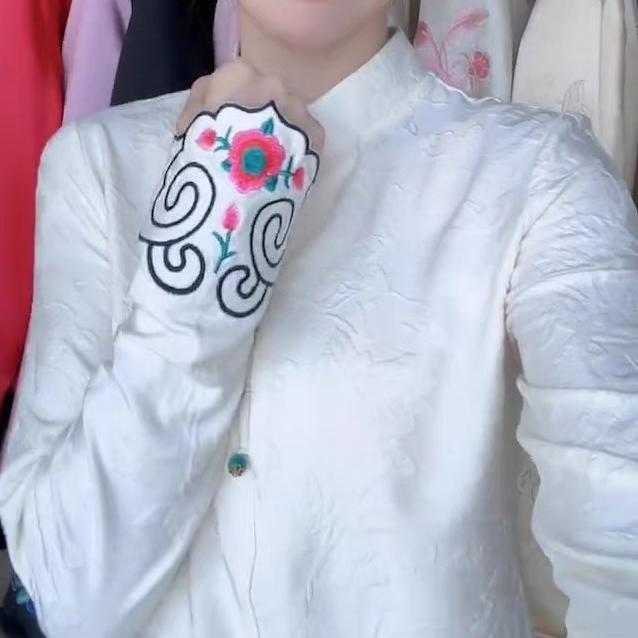 新中式国风白色上衣女装2024加绒冬季独特超好看改良唐装内搭衬衫