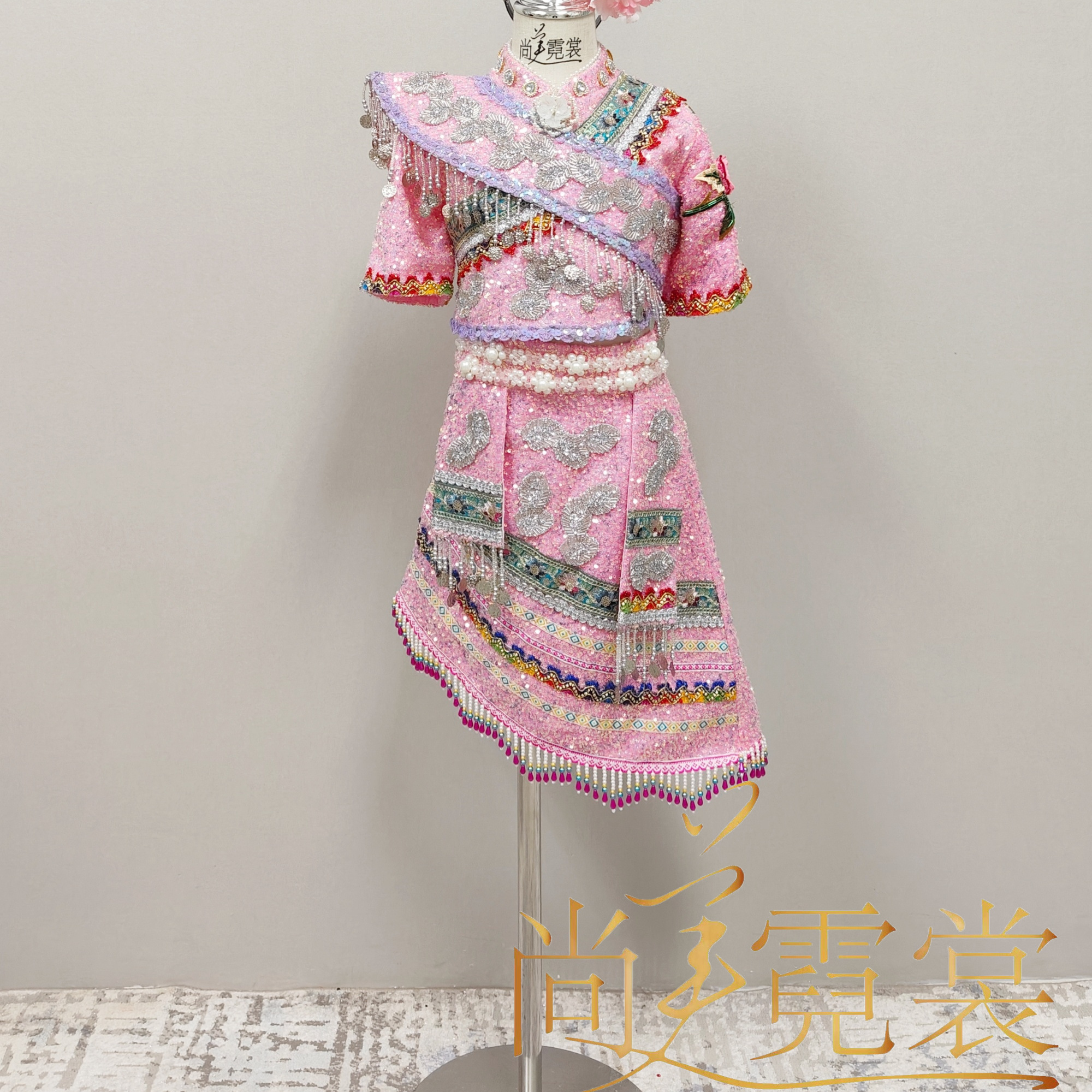 快乐阳光女童傣族歌手民族演出服