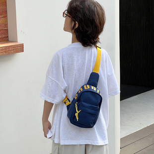 韩国大童6-12岁洋气斜挎包夏季出游小男孩轻便背包时尚儿童胸包潮
