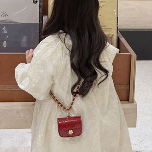小香风女童包包菱格迷你斜挎包新款挂脖小包包女孩宝宝配饰零钱包