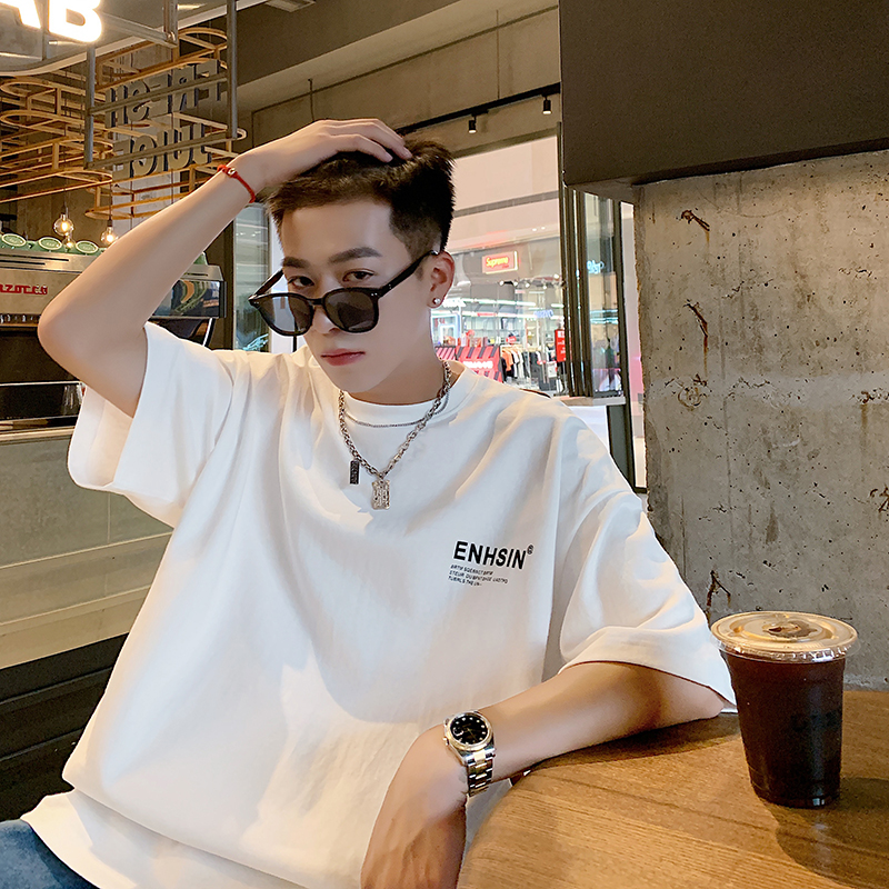 白色夏季凉感短袖t恤