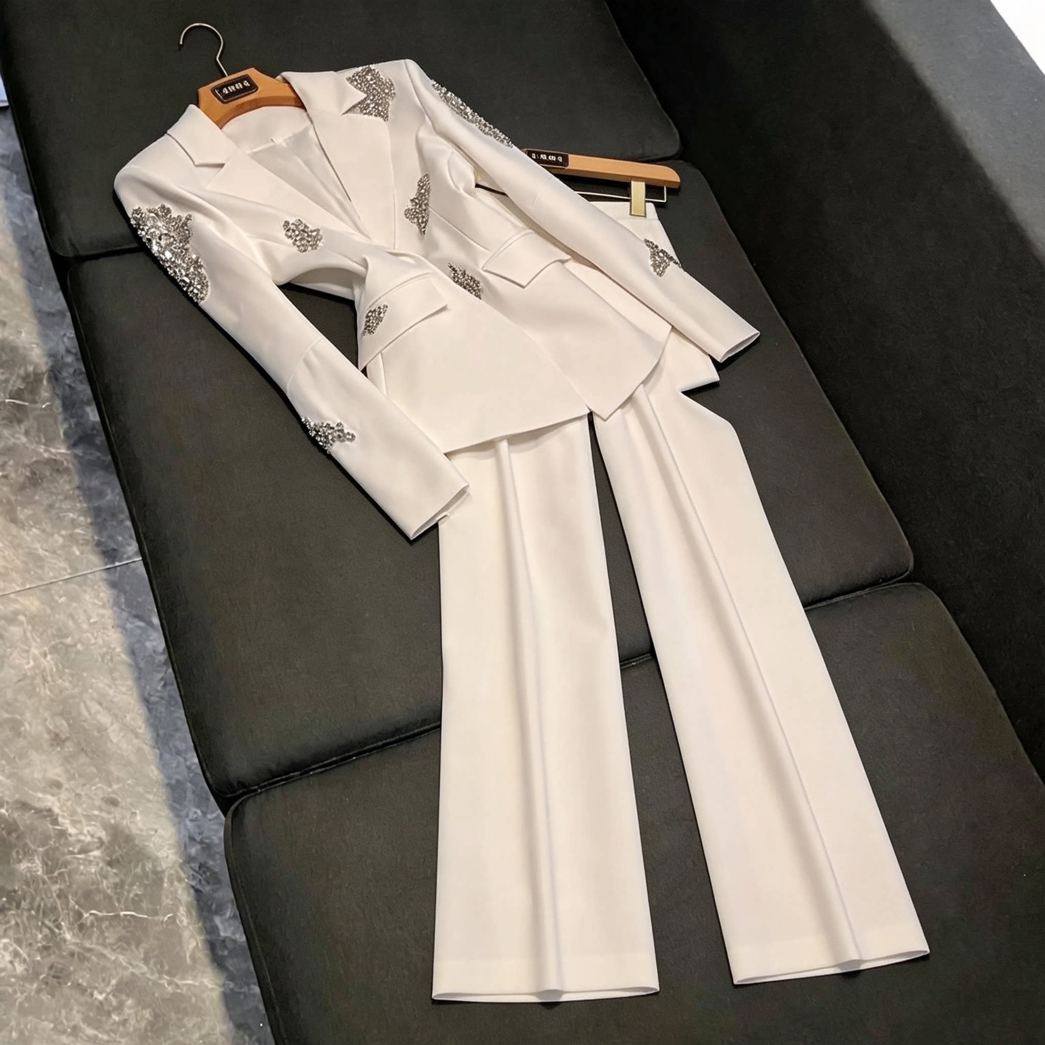 轻奢风白色重工钉珠西装套装女一粒扣长裤御姐风工作服套装A22032