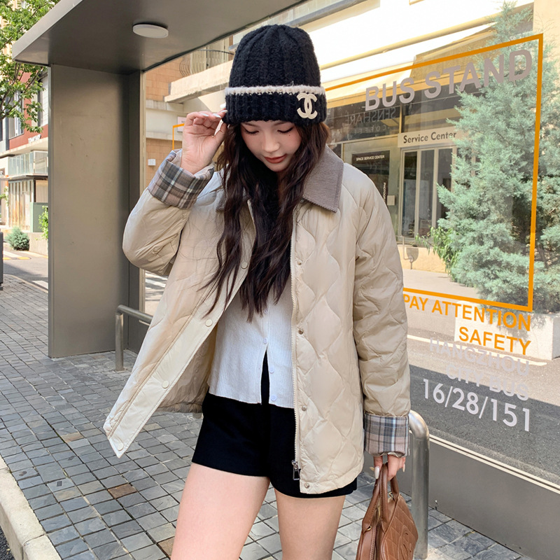 2025秋冬新款加肥加大码洋气轻薄小羽绒服女款200斤胖mm宽松外套