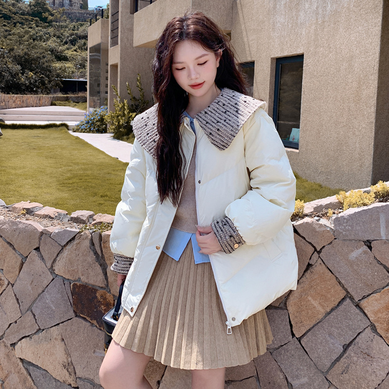 2025新款大码羽绒服女胖mm冬天宽松200斤娃娃领小香风减龄厚外套