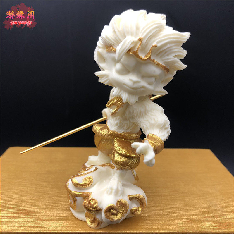 象牙果齐天大圣腾云驾雾孙悟空摆件卡通猴子金箍棒工艺品家居装饰