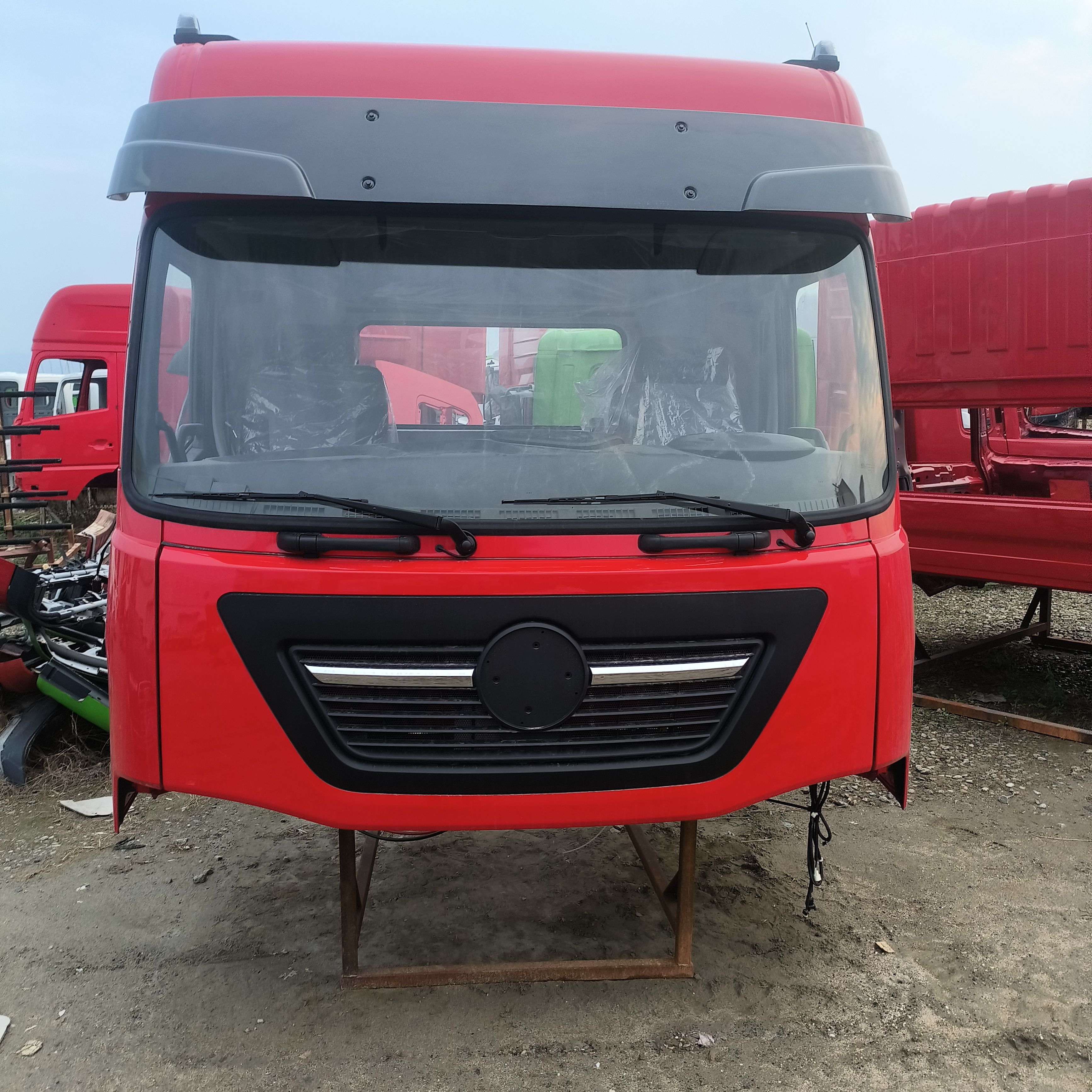 定做生产东风天锦新款KR驾驶室空壳保险杠覆盖件驾驶楼总成配件