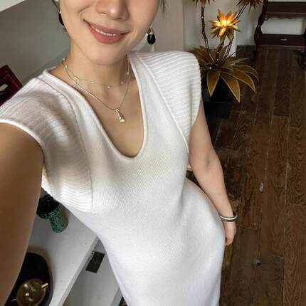修身惊艳感小众别致风艺术针织法式连衣裙裙子设计高级轻熟感复古