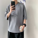 灰色