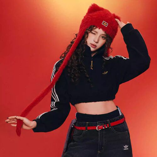 阿迪达斯欧阳娜娜同款三叶草26新年款运动休闲卫衣KT3135/KT0725