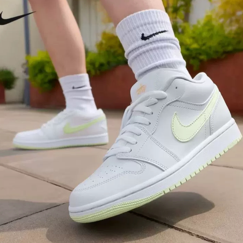NIKE/耐克女鞋新款Air Jordan 1 AJ1复古运动休闲板鞋DC0774-115