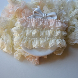 2.5cm粉黄双层抽皱缩褶荷叶木耳蕾丝边娃衣大肠圈洋时装发饰抱枕
