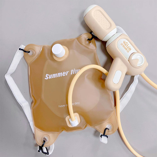 抽拉式背包水枪，开启夏日狂欢。