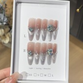 甲小姐 冰蓝猫眼 爆闪清冷汽水感猫眼贵气薄荷绿肥方堆钻穿戴甲