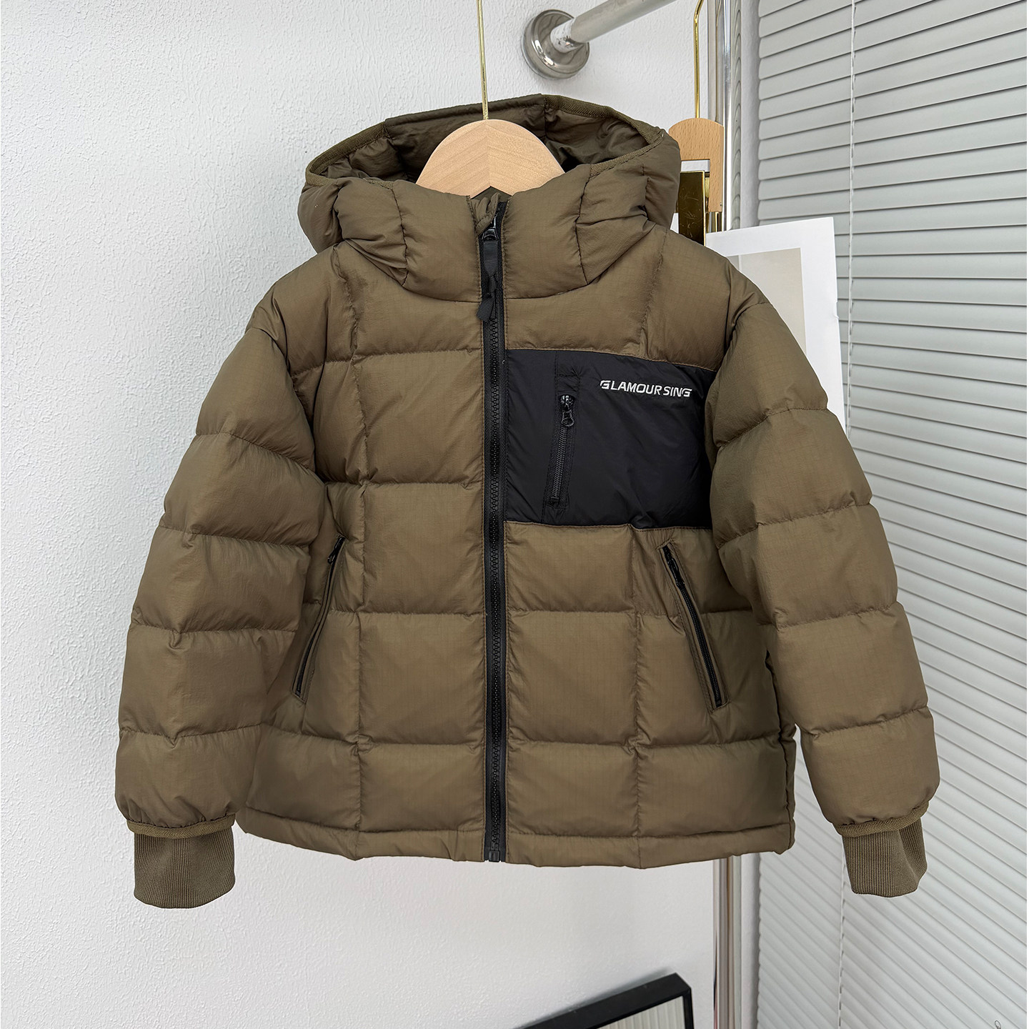 90白鸭绒中大童连帽加厚羽绒服