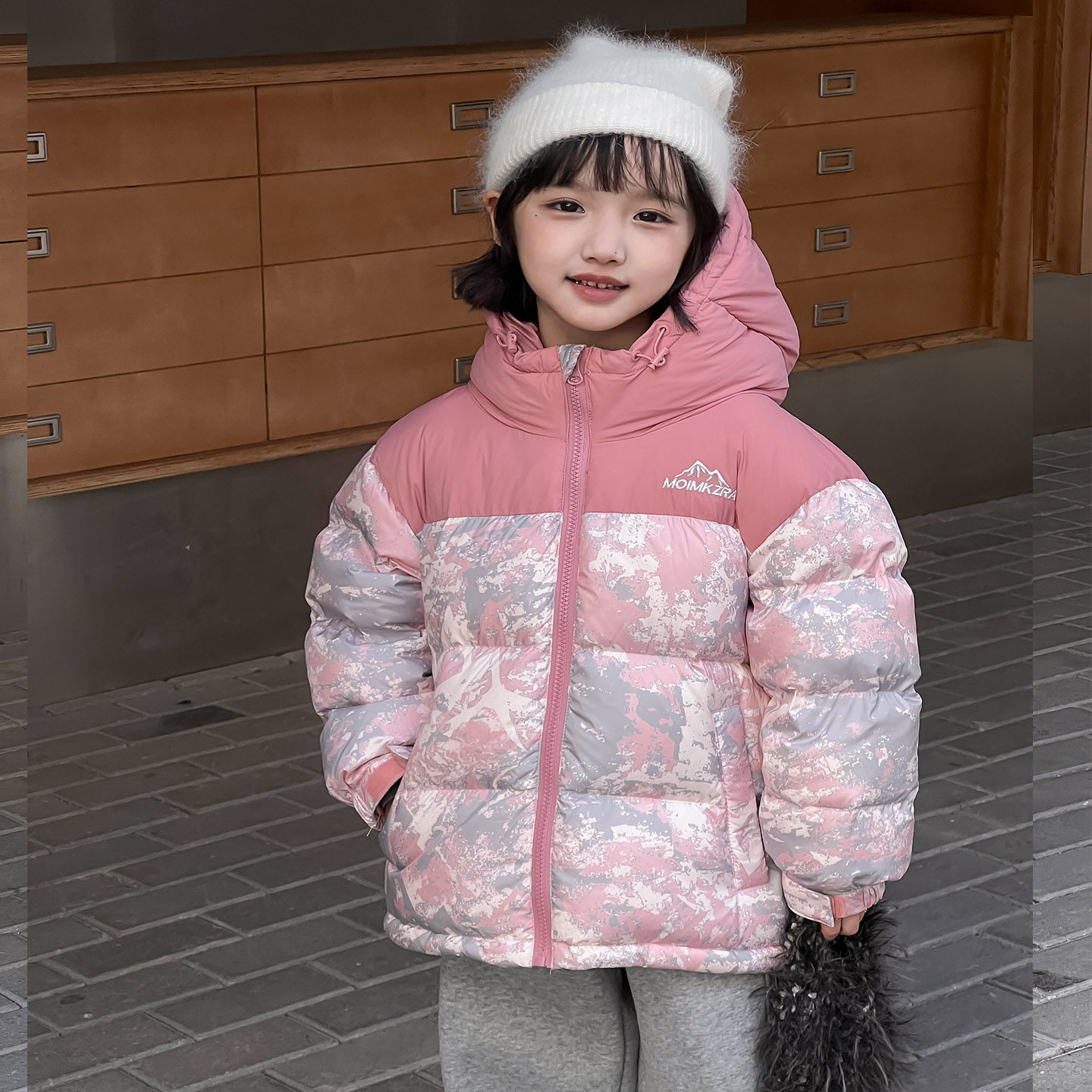 儿童迷彩拼接90白鸭绒羽绒服