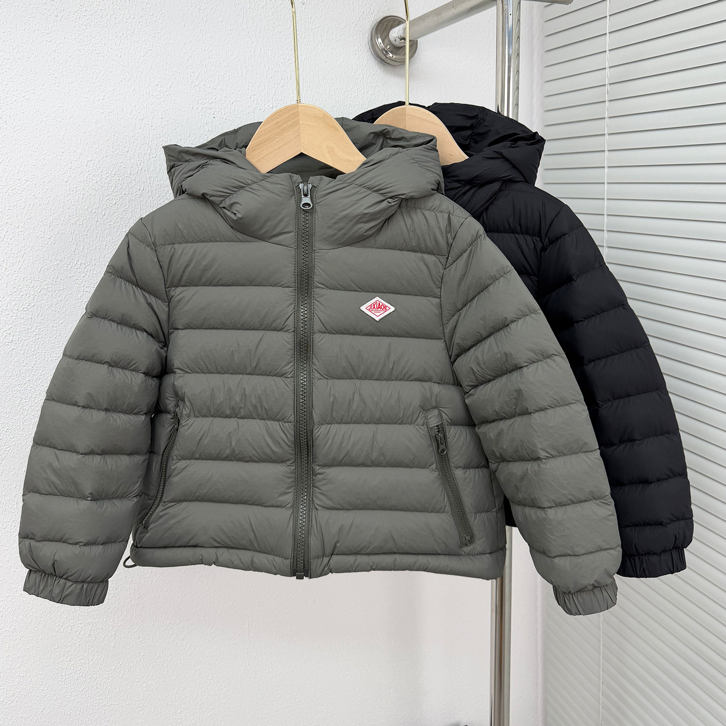 儿童三防轻薄90白鹅绒羽绒服