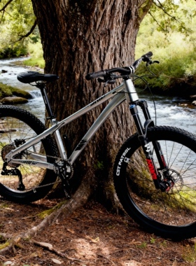 AURIDE土坡车山地车铝合金自行车炸街车公路越野变速动作车学生车