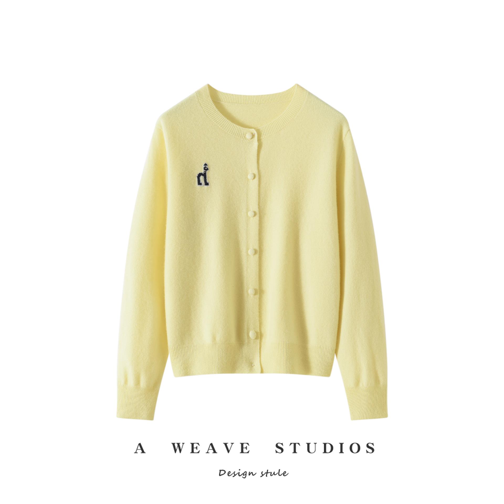 2025新款韩版山羊绒衫女圆领宽松针织开衫毛衣小羊驼刺绣外套上衣