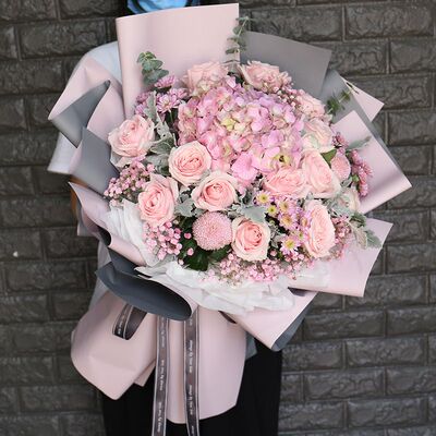 混搭粉玫瑰花束康乃馨生日鲜花速递上海同城花店配送上门小时达