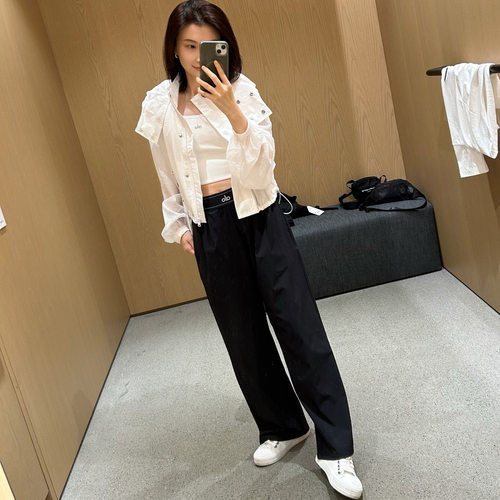 酒红冰兰加拿大代购 Alo Cropped Game Time Full Zip  女装