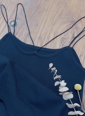 rom2细肩带 个性黑色 弹力显瘦打底针织吊带背心