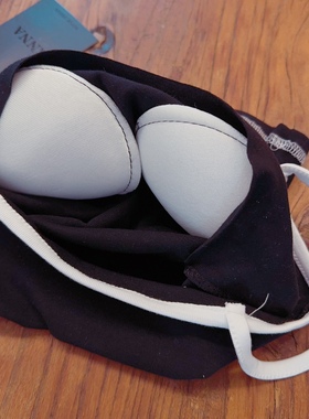 rom2高品质版 带胸垫 弹力显瘦黑色 美式学院风 字母打底吊带背心