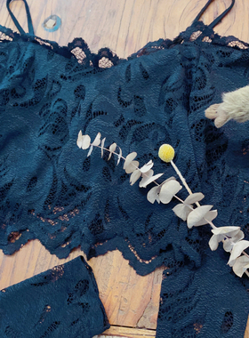 rom2气质纯欲风辣妹 个性黑色露肩 一字领设计感温柔吊带蕾丝衫