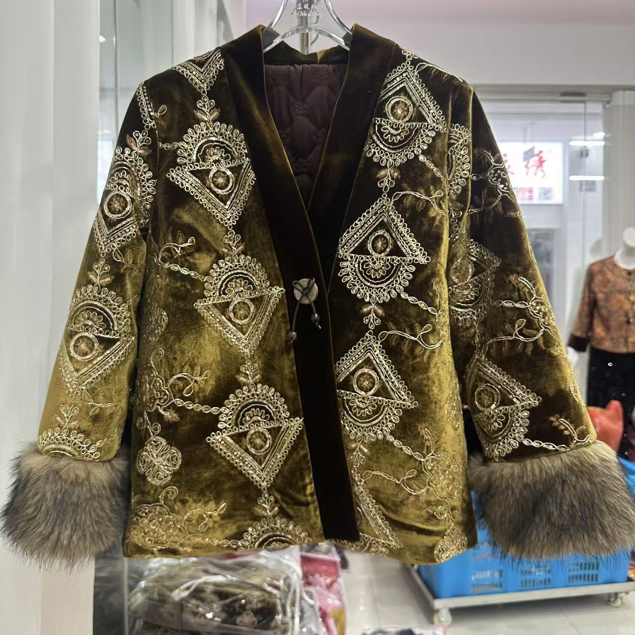 国风中式亮片刺绣丝绒棉外套